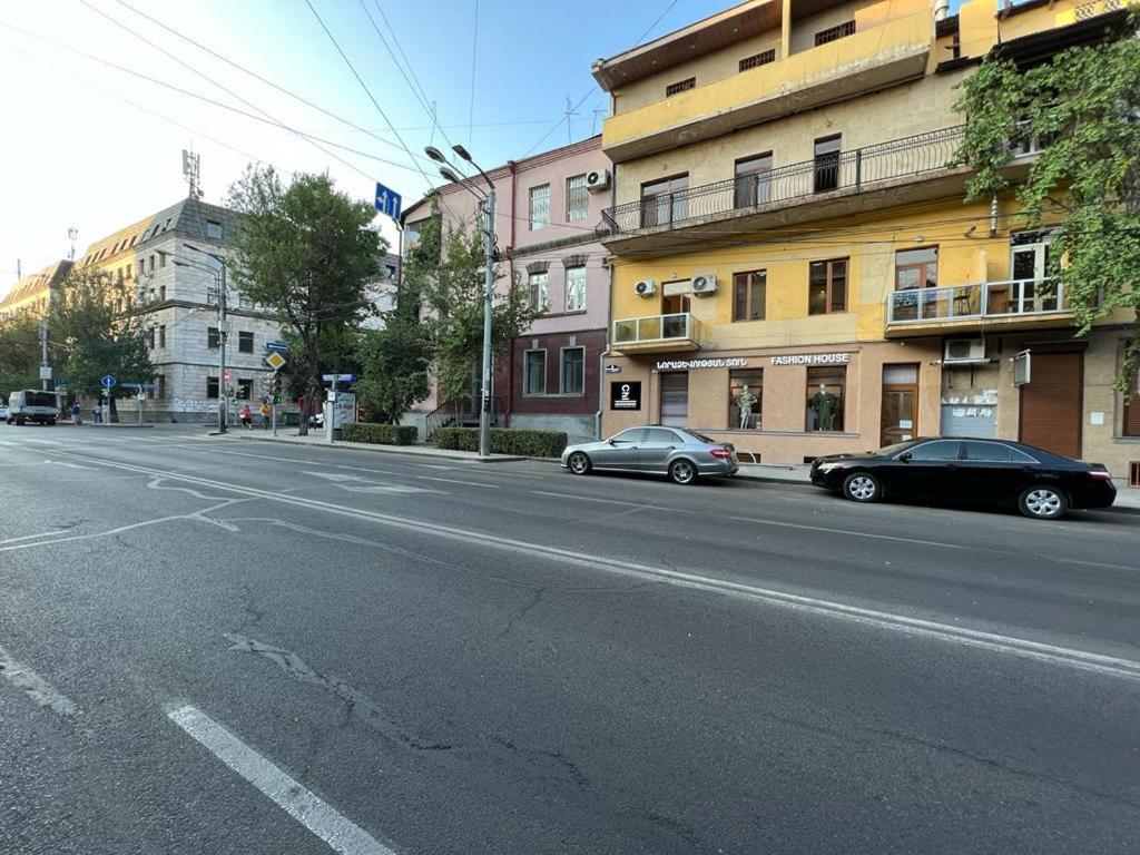 Tumanyan Street 3 Bedroom Deluxe Apartment With Large Balcony Tm662 يريفان المظهر الخارجي الصورة