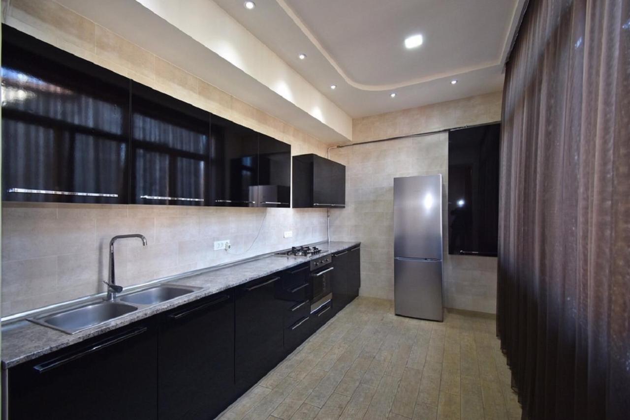 Tumanyan Street 3 Bedroom Deluxe Apartment With Large Balcony Tm662 يريفان المظهر الخارجي الصورة