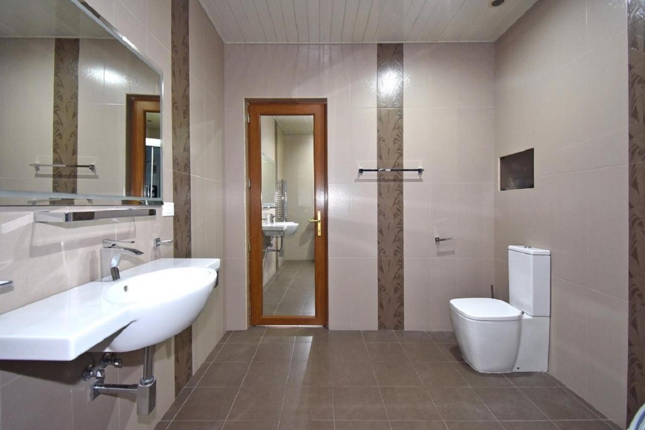 Tumanyan Street 3 Bedroom Deluxe Apartment With Large Balcony Tm662 يريفان المظهر الخارجي الصورة