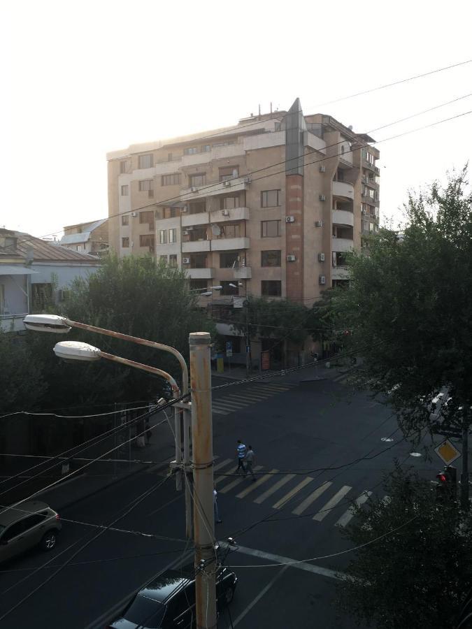 Tumanyan Street 3 Bedroom Deluxe Apartment With Large Balcony Tm662 يريفان المظهر الخارجي الصورة