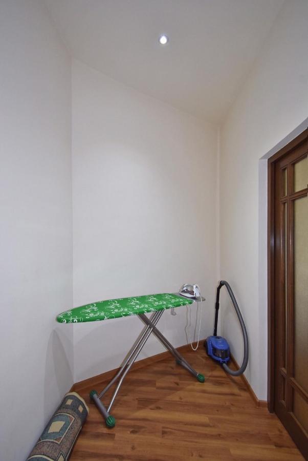 Tumanyan Street 3 Bedroom Deluxe Apartment With Large Balcony Tm662 يريفان المظهر الخارجي الصورة